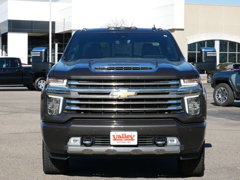 Used 2021 Chevrolet Silverado 2500 High Country w/ Z71 Off-Road Package image 2