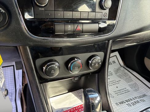 Used 2013 Chrysler 200 LX image 25