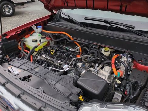 Used 2024 Ford Maverick Lariat FWD image 25