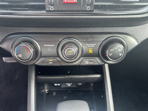 Used 2024 Kia Forte LXS w/ LXS Technology Package FWD image 17