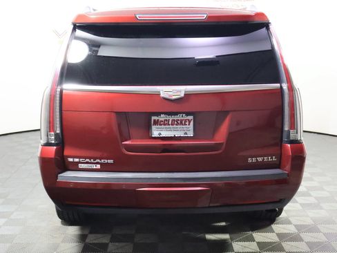 Used 2017 Cadillac Escalade ESV Premium Luxury AWD/4WD image 6