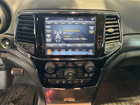 Used 2020 Jeep Grand Cherokee Altitude AWD/4WD image 24
