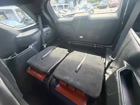 Used 2019 Ford Explorer XLT w/ Equipment Group 202A AWD/4WD image 15