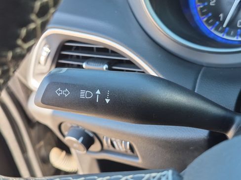 Used 2019 Chrysler Pacifica Touring Plus w/ S Appearance Package FWD image 23