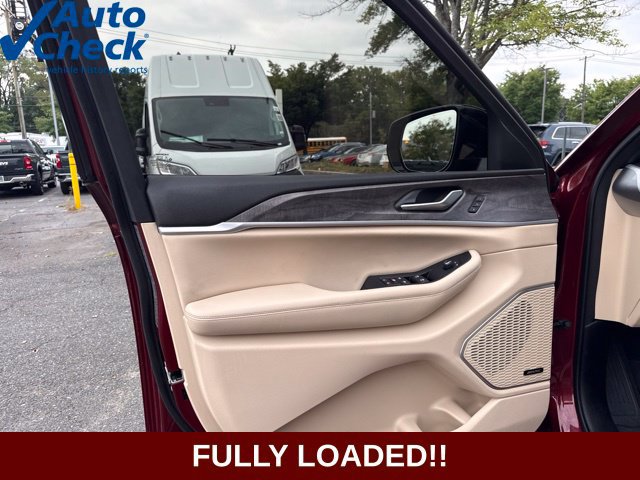 Used 2023 Jeep Grand Cherokee L Limited w/ Luxury Tech Group II AWD/4WD image 37