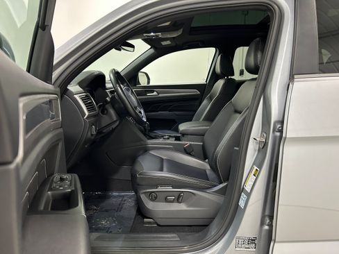 Used 2020 Volkswagen Atlas Cross Sport SEL AWD/4WD image 4