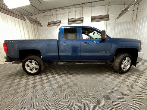 Used 2019 Chevrolet Silverado 2500 LT w/ LT Convenience Package AWD/4WD image 17
