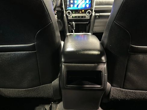 Used 2013 Toyota Camry SE image 19