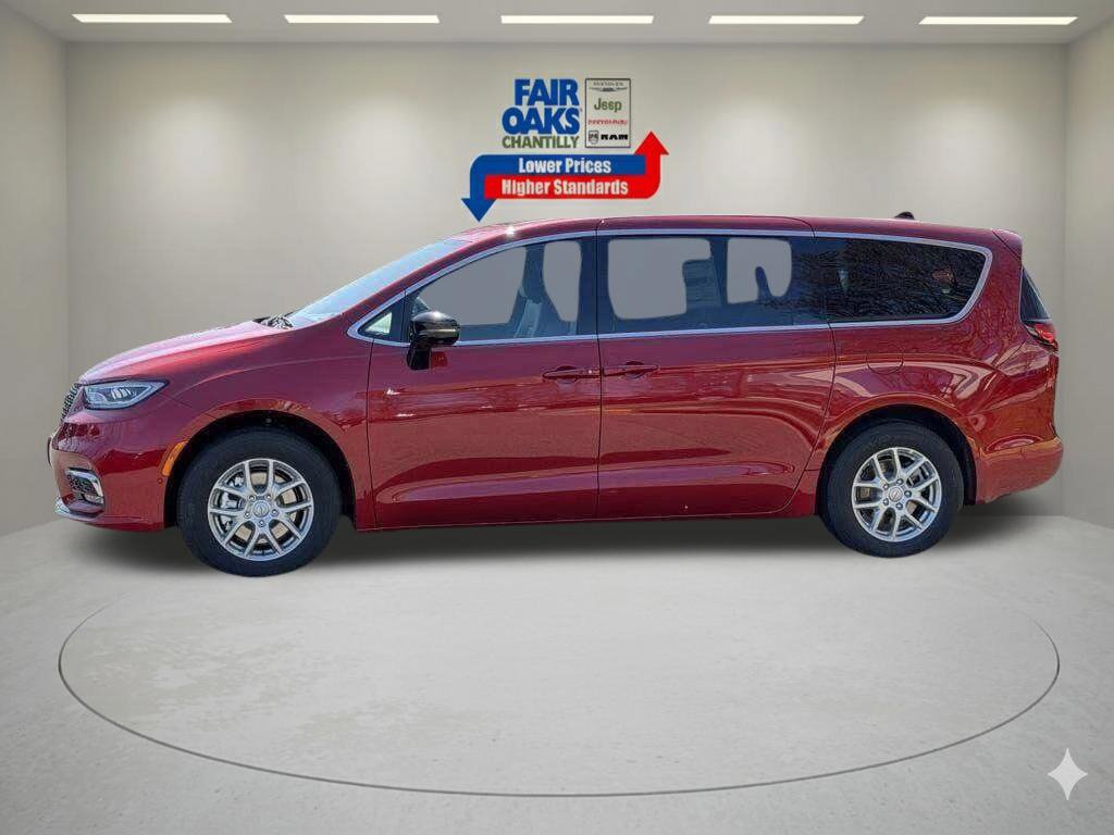 New 2026 Chrysler Pacifica Select FWD image 11