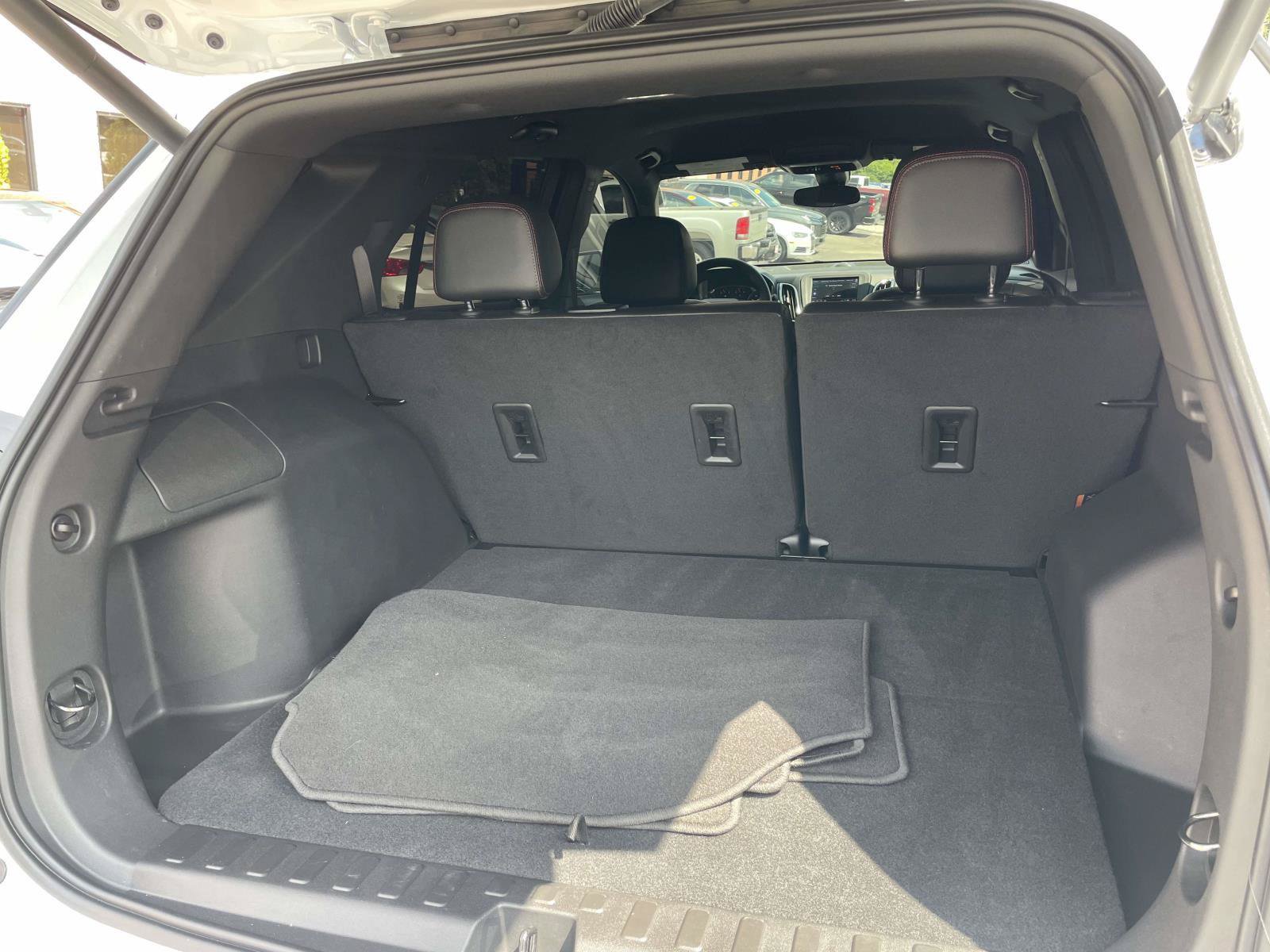 Used 2023 Chevrolet Equinox RS AWD/4WD image 29