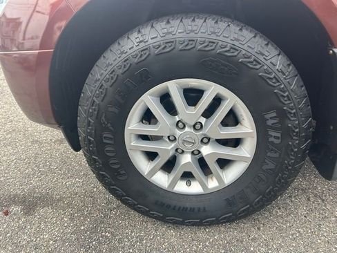 Used 2017 Nissan Frontier SV w/ SV Value Truck Package image 8