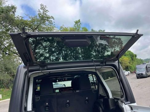 Used 2018 Jeep Wrangler Unlimited Rubicon AWD/4WD image 22