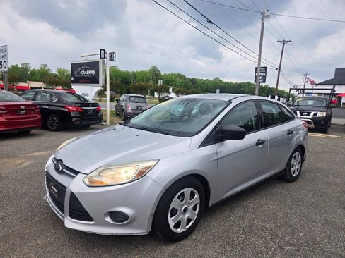 Used 2014 Ford Focus S FWD image 1