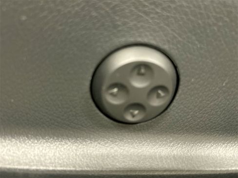 Used 2025 Mercedes-Benz GLA 250 4MATIC image 10