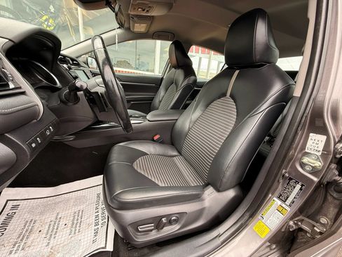 Used 2020 Toyota Camry SE FWD image 9