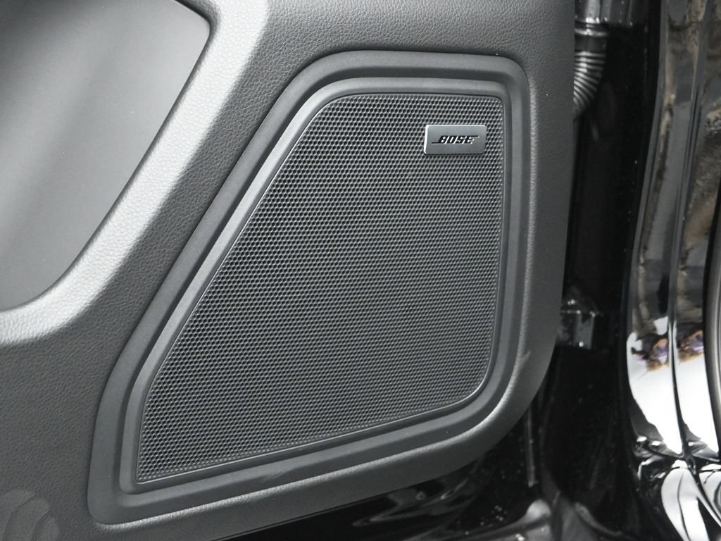 Certified 2026 Porsche Macan AWD/4WD image 13