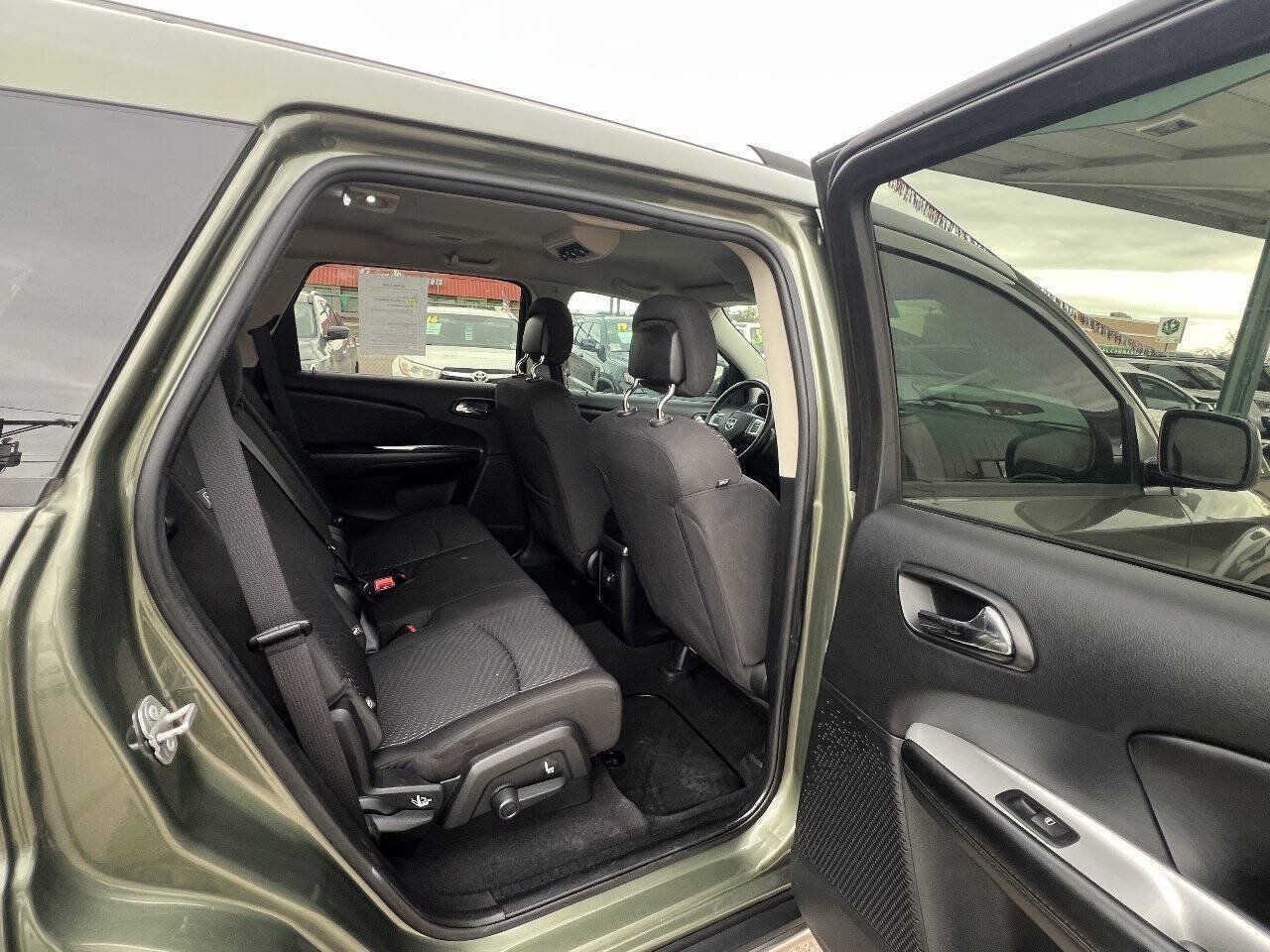 Used 2017 Dodge Journey Crossroad AWD/4WD image 10
