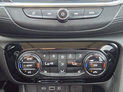 Used 2023 Buick Encore GX Essence w/ Experience Buick Package FWD image 16