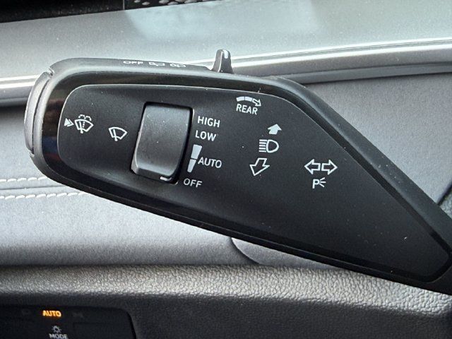 Used 2026 Volkswagen Tiguan SE FWD image 20