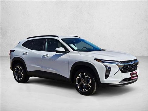 New 2026 Chevrolet Trax LT image 7