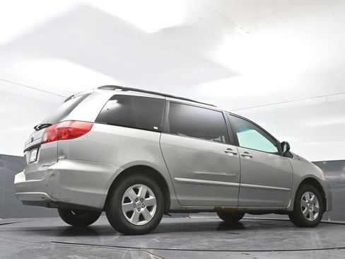 Used 2008 Toyota Sienna CE FWD image 17