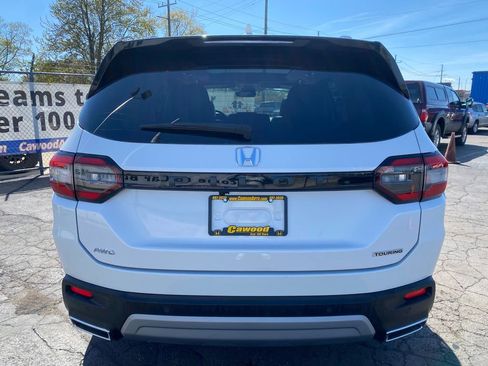 Certified 2023 Honda Pilot Touring image 3