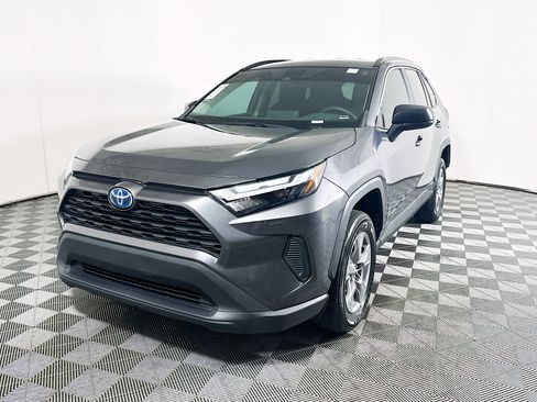 Used 2024 Toyota RAV4 LE AWD/4WD image 7