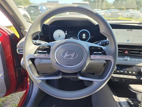 New 2024 Hyundai Elantra SEL image 26
