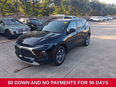 Used 2025 Chevrolet Blazer LT FWD image 1