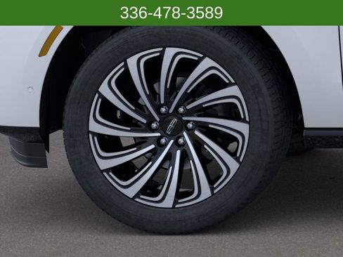 New 2026 Lincoln Navigator L Black Label AWD/4WD image 19