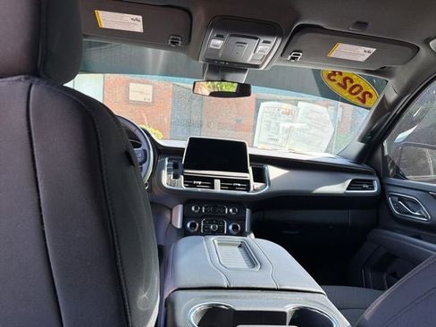 Used 2023 GMC Yukon SLE w/ Gmc Pro Safety Plus Package AWD/4WD image 19