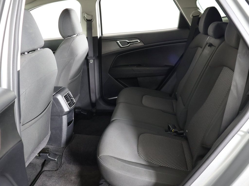 Used 2024 Kia Sportage LX FWD image 30