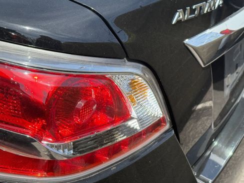 Used 2015 Nissan Altima 2.5 SV image 12