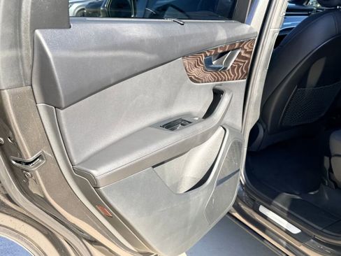 Used 2023 Audi Q7 Premium Plus image 17