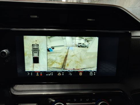 Used 2024 GMC Sierra 1500 AT4 w/ Technology Package AWD/4WD image 14