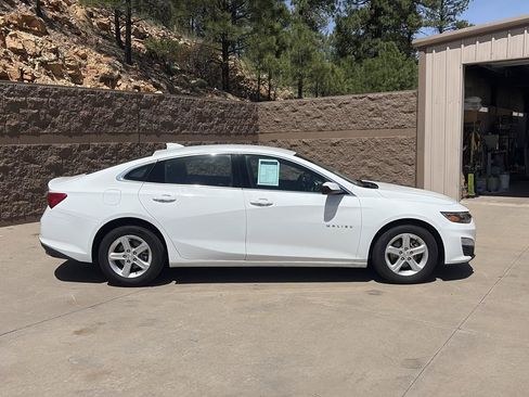 Used 2023 Chevrolet Malibu LT FWD image 4