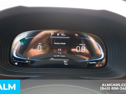 Certified 2025 Hyundai Venue Limited FWD image 29