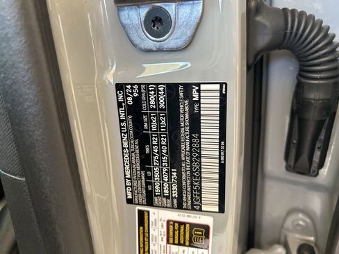 Used 2025 Mercedes-Benz GLS 450 4MATIC w/ AMG Line Exterior image 53