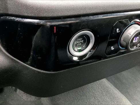 Used 2024 Chevrolet Silverado 1500 LT AWD/4WD image 35