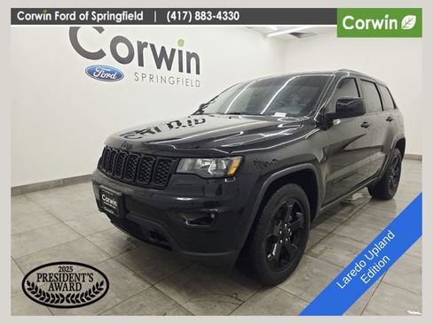 Used 2019 Jeep Grand Cherokee Laredo AWD/4WD image 1