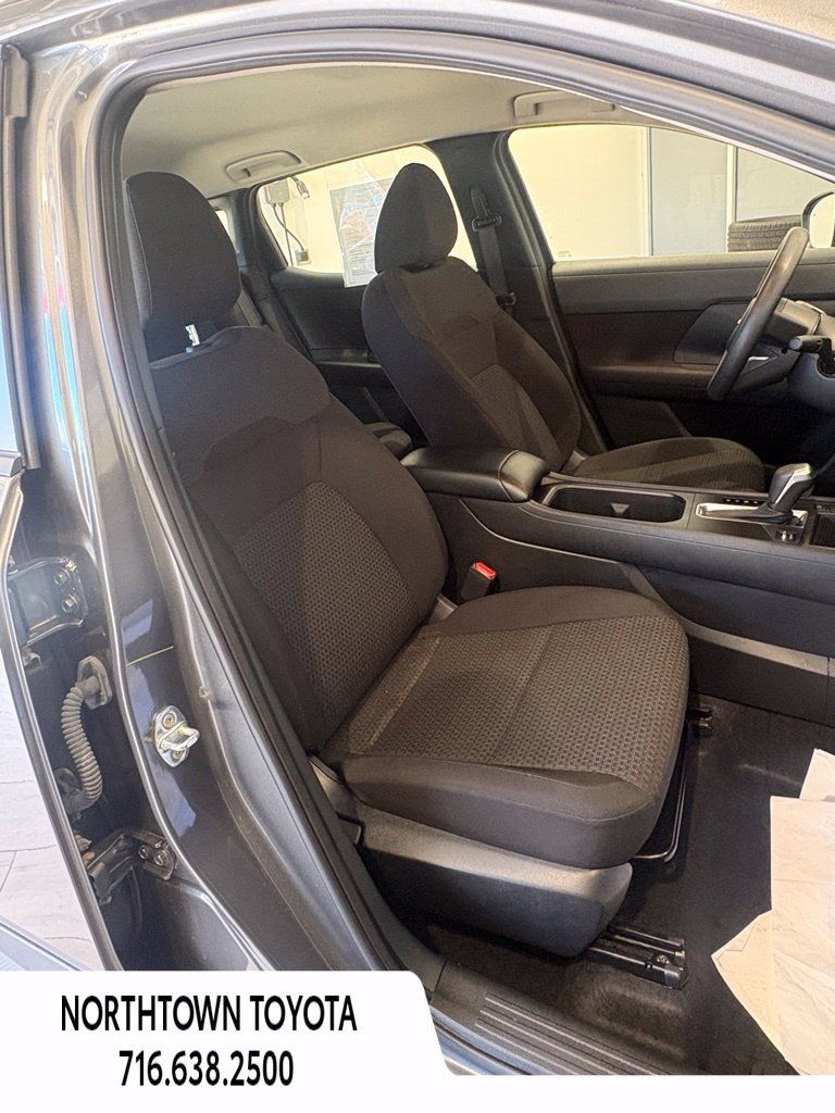 Used 2025 Nissan Kicks S AWD/4WD image 27