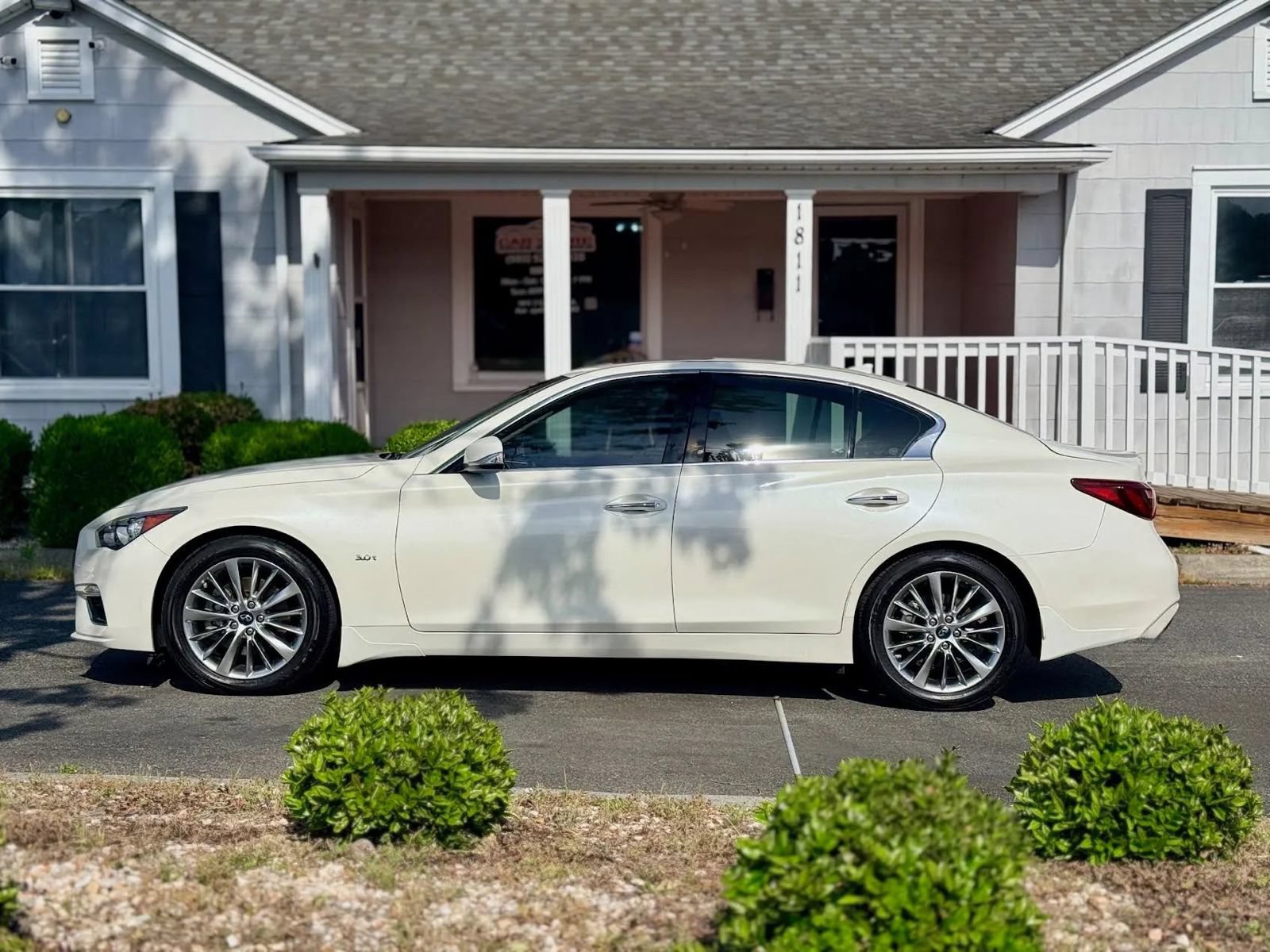 Used 2019 INFINITI Q50 Luxe w/ Cargo Package (L96) RWD image 5