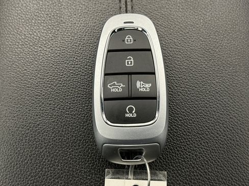 Used 2022 Hyundai Santa Cruz SEL Premium image 21