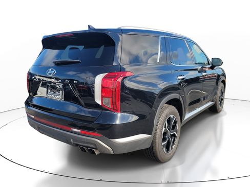 Used 2023 Hyundai Palisade SEL FWD image 4