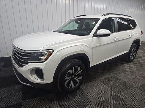Used 2024 Volkswagen Atlas SE image 8
