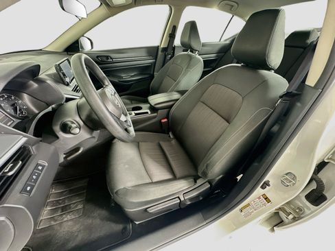 Used 2024 Nissan Altima 2.5 S FWD image 13