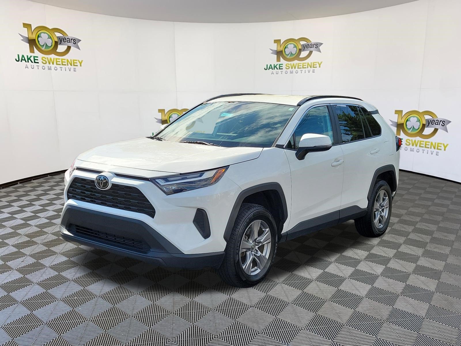 Used 2024 Toyota RAV4 XLE FWD image 3