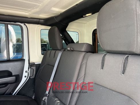 Used 2023 Jeep Wrangler Unlimited Rubicon 4xe AWD/4WD image 28