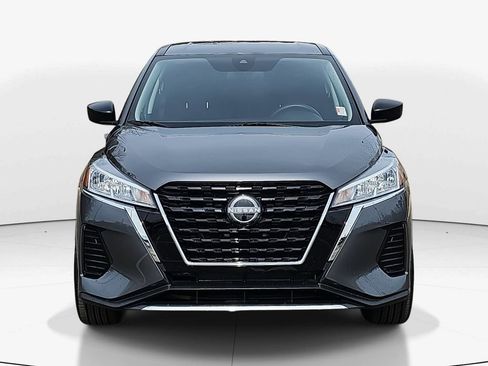 Used 2025 Nissan Kicks Play S image 2