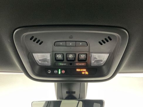 Used 2023 Chevrolet Traverse High Country w/ LPO, Floor Liner Package AWD/4WD image 21